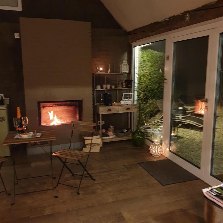 Authentic Wellnesshoeve Hansbeke Bagian luar foto