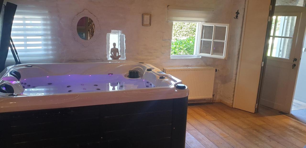 Authentic Wellnesshoeve Hansbeke Bagian luar foto