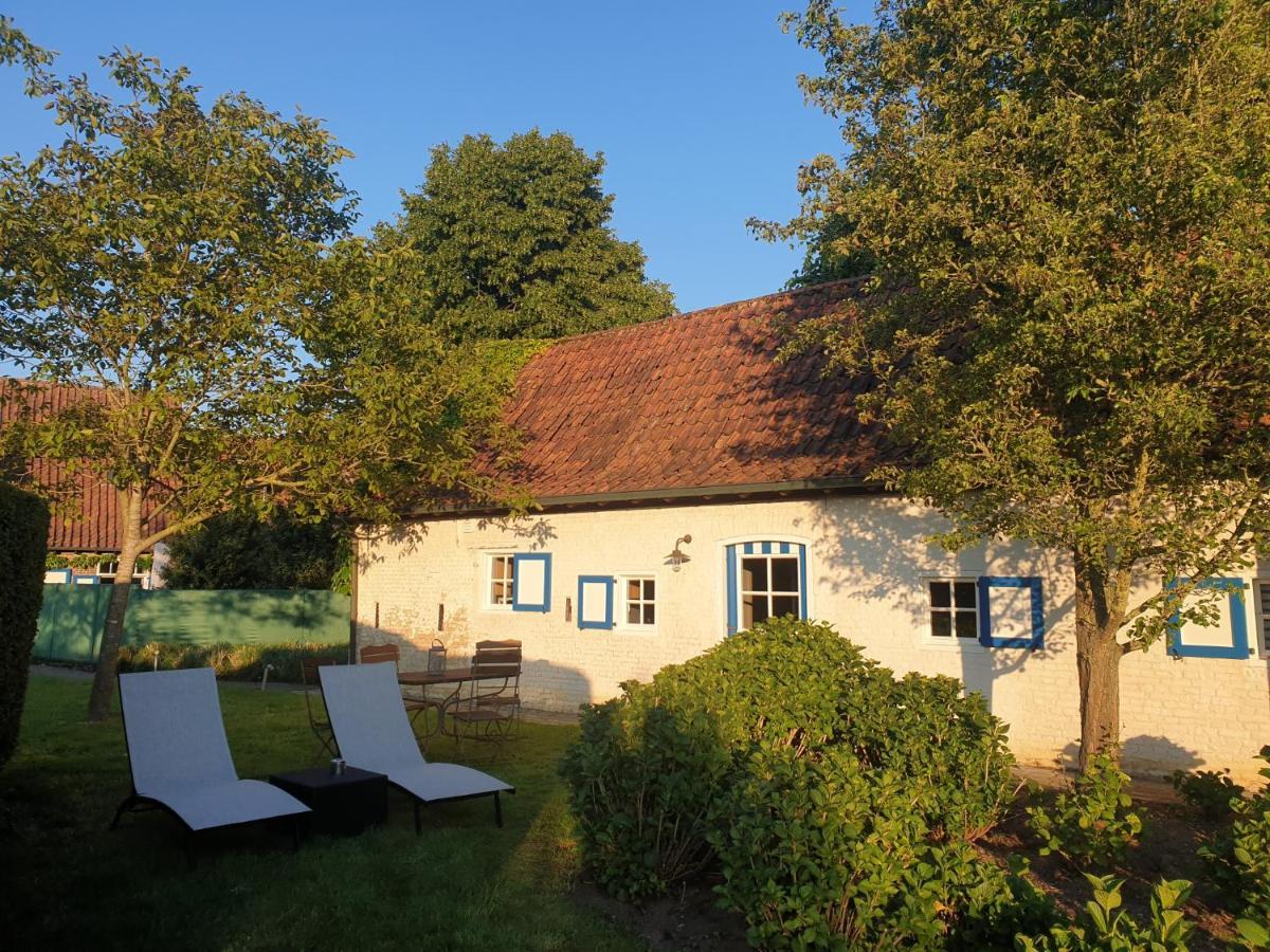Authentic Wellnesshoeve Hansbeke Bagian luar foto